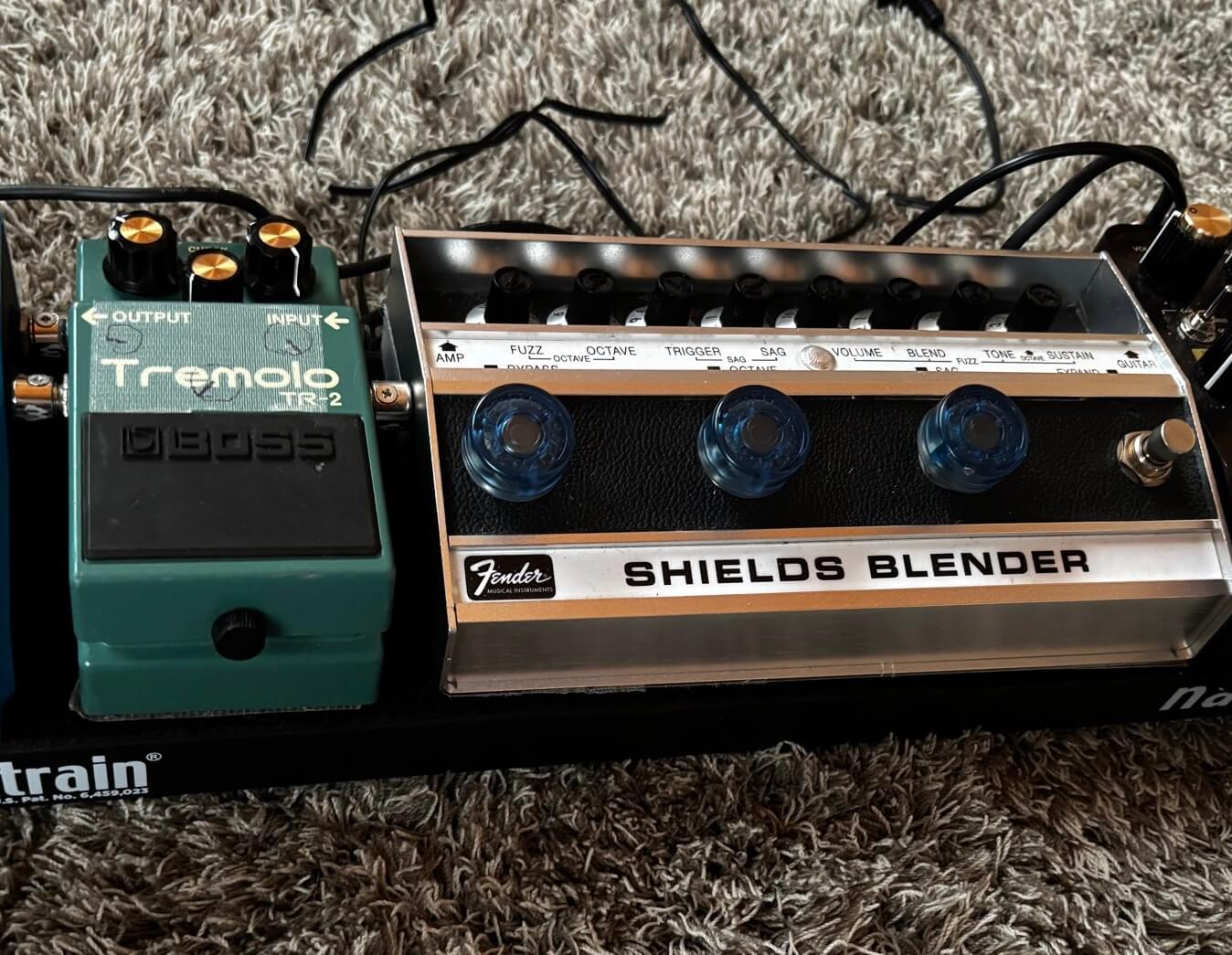 徹底解説】MVBのケヴィンシールズのエフェクターは？ - ヤツのエフェクター